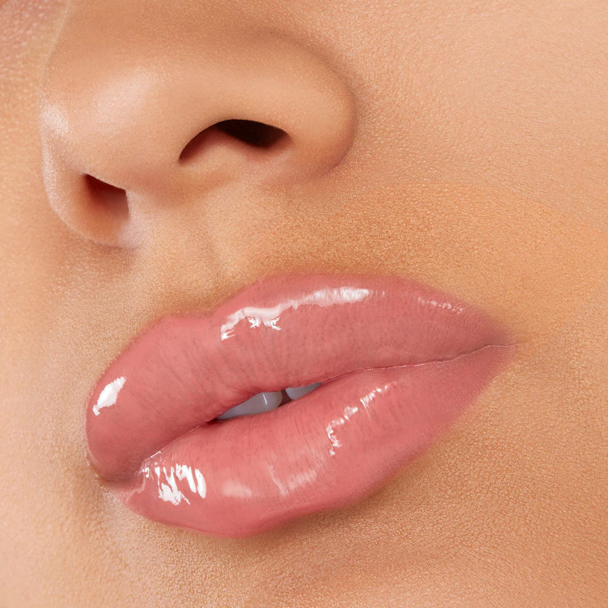 GrandeLips Hydrating Lip Plumper Gloss - Spicy Mauve on Lips