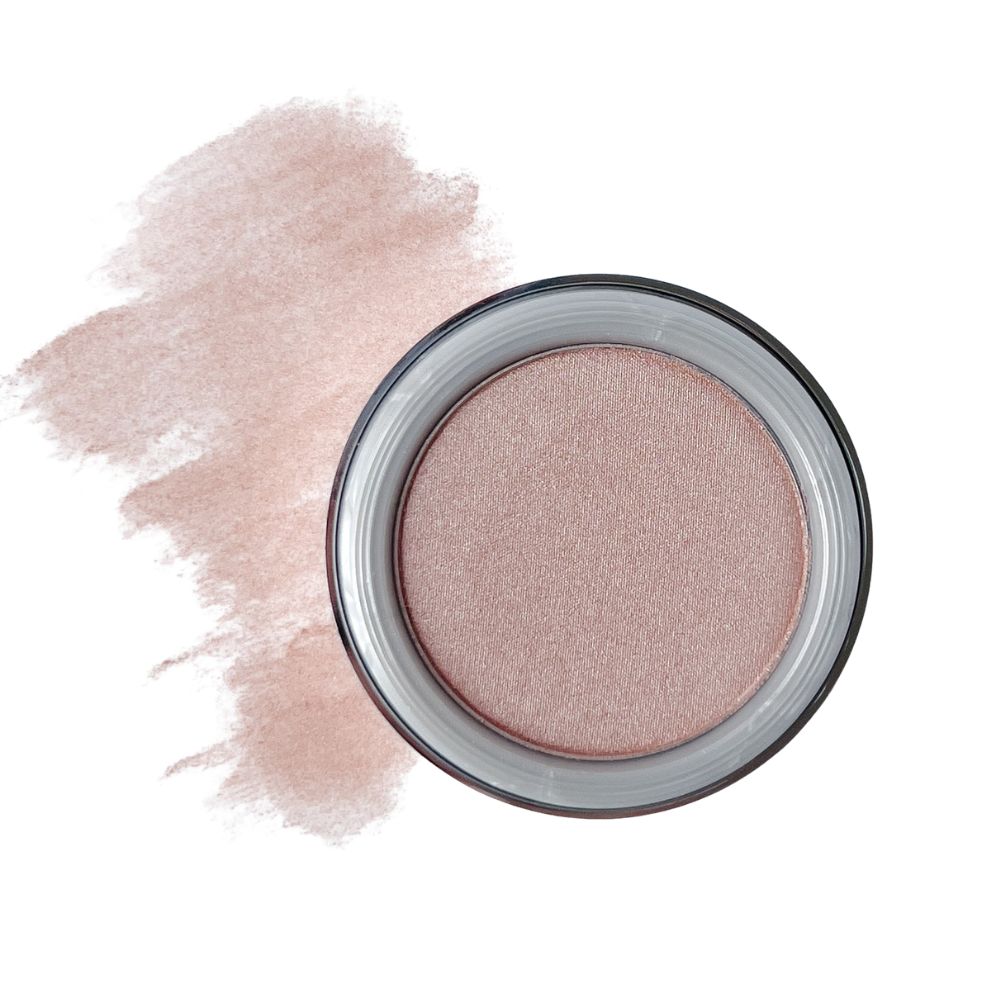 Swatch of La Bella Donna Luminere Powder Highlighter