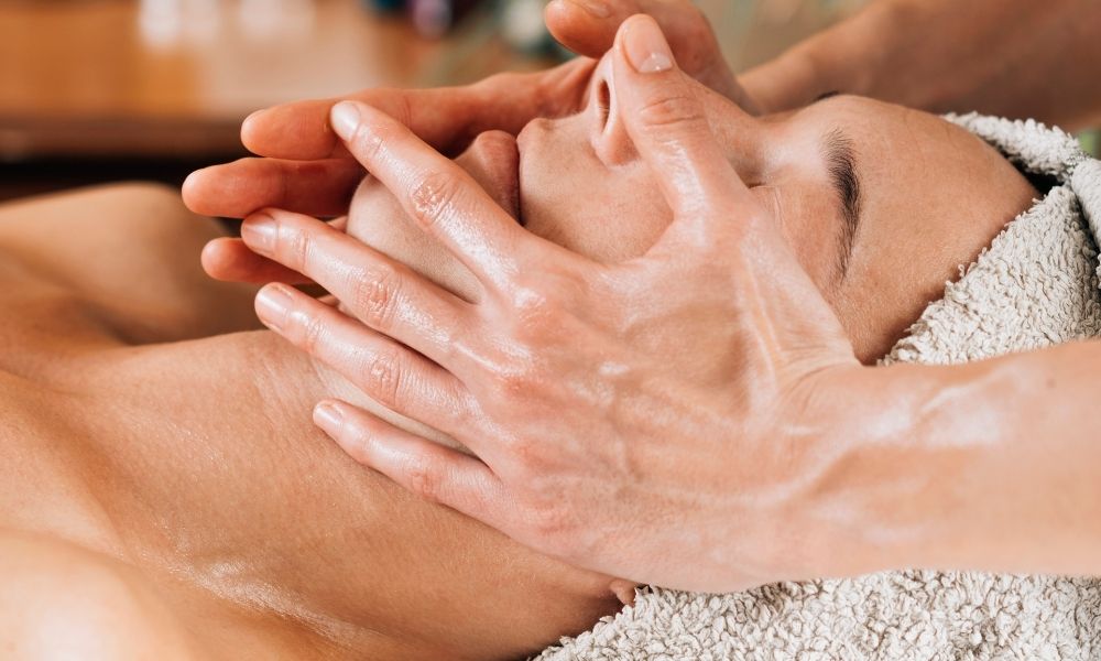 Massage Moisturizer Application